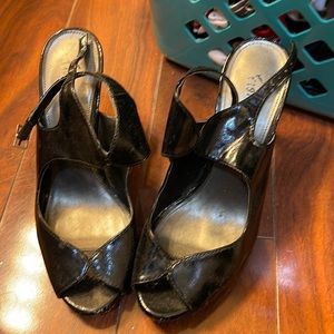 Size 7.5 Fioni heels. Worn a decent amount but still have life.